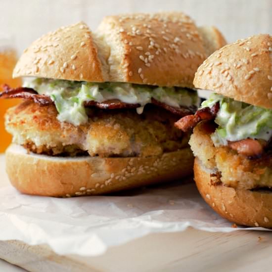 Crispy Fried Chicken Sandwiches - Recipe photo by ZonaCooks