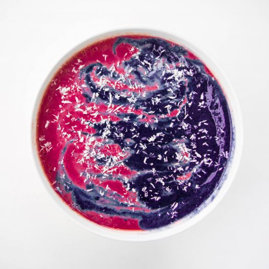 Patriotic Swirled smoothie bowl - Recipe photo by sipandspice