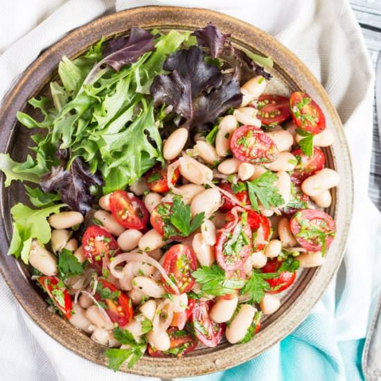 Easy Tomato & White Bean Salad - Recipe photo by thecookspyjamas