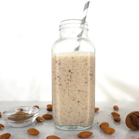 Banana, Almond & Flax Smoothie - Recipe photo by Everyday Gourmet with Blakely