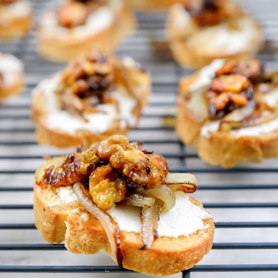 Goat Cheese Crostini - Recipe photo by lifeshelives
