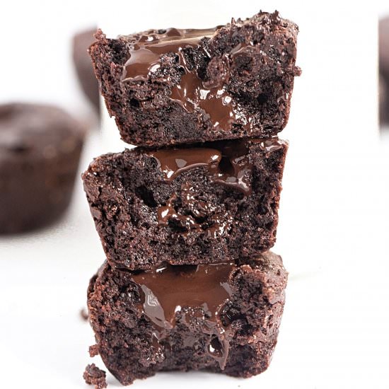 Mini Chocolate Chip Brownie Cups - Recipe photo by trufflesandtrends