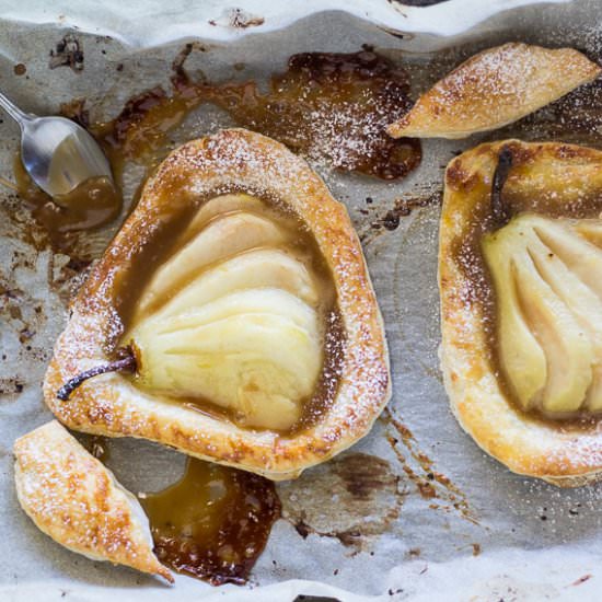Pear Tartlets with Caramel Sauce - Recipe photo by Gday Souffle