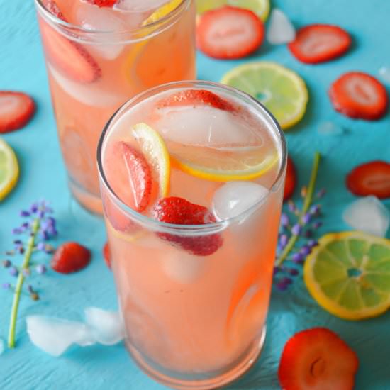 spiked strawberry lemonade - Recipe photo by sammijean06