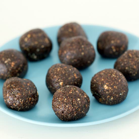 Chocolate peanut butter energy ball - Recipe photo by Mandy Sneaky Veg