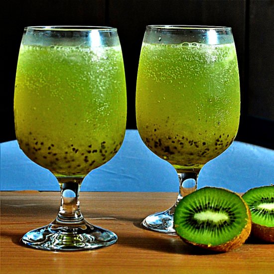 Kiwi cooler | kiwi lemonade - Recipe photo by swatipaathak