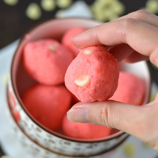 White Chocolate Coconut Flour Cooki - Recipe photo by atasteofmadness