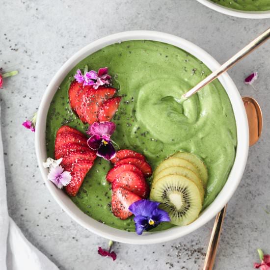 Healing Green Smoothie Bowls - Recipe photo by Spices in my DNA