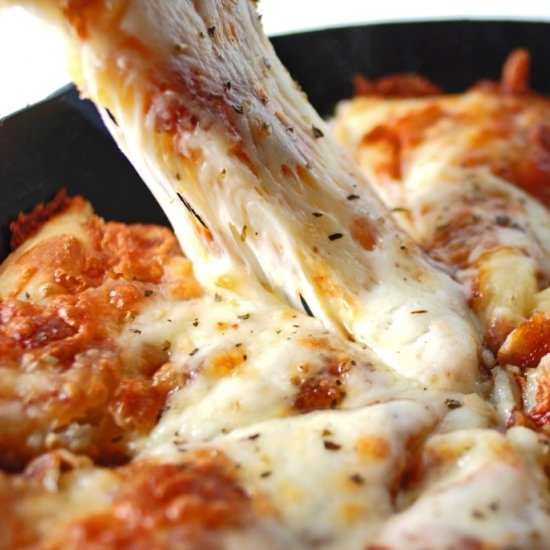 Pizza Hut Style Cheesy Bread - Recipe photo by theunmanlychef