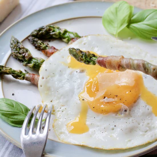 Pancetta Wrapped Asparagus Soldiers - Recipe photo by joskitchenlarder