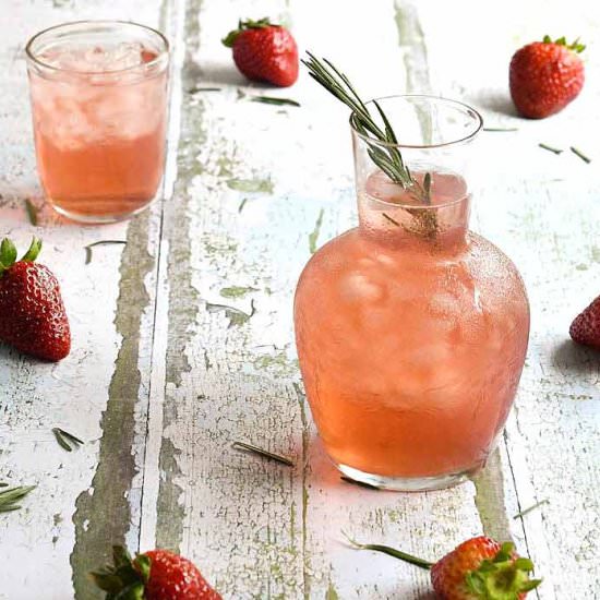 Instant Pot Strawberry Water - Recipe photo by geekypoet