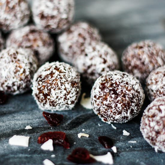 Cranberry, cashew & cacao balls - Recipe photo by LIFESTYLE HOME HEALTH