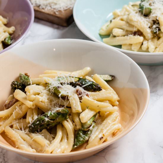 pasta with asparagus and bacon - Recipe photo by Recipe Crumbs