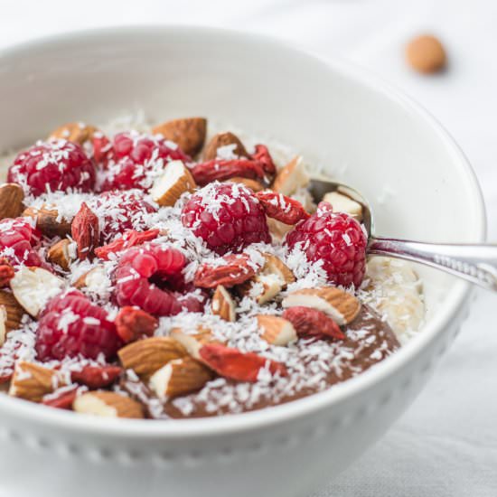 Almond Cacao Raspberry Oatmeal - Recipe photo by 1001voyagesgourmands