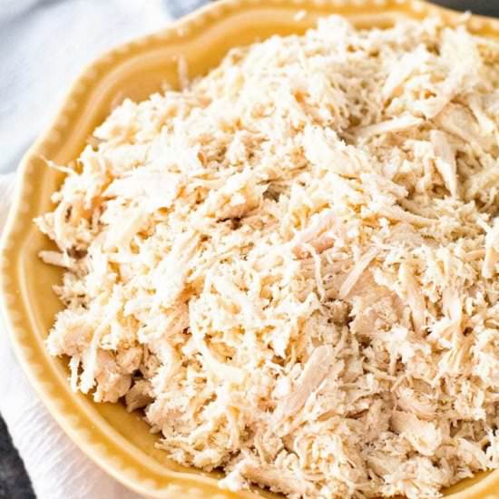Crockpot Shredded Chicken - Recipe photo by julieseatsandtreats