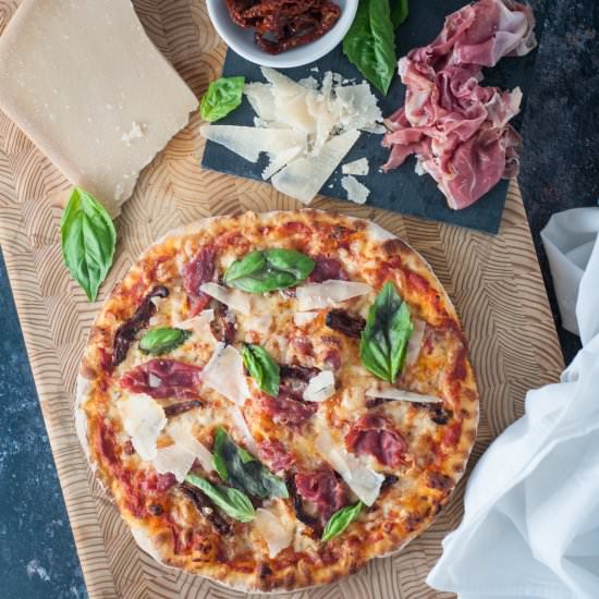 Grilled pizza - Recipe photo by photosandfood