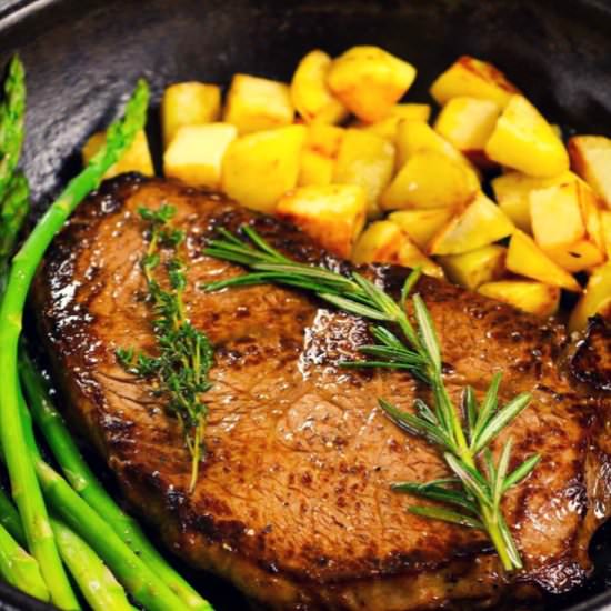 Easy Pan Seared Sirloin Steak - Recipe photo by tipbuzz