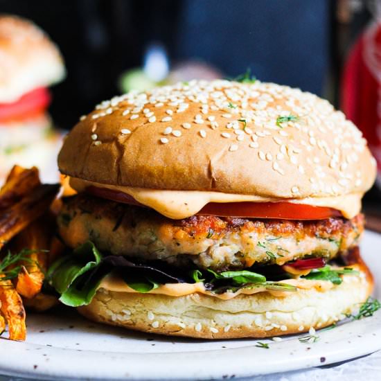 Salmon burgers with spicy aioli - Recipe photo by Berrymaple