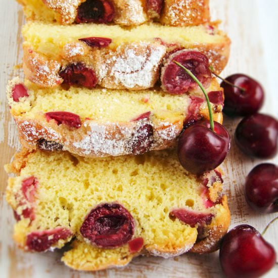 Sponge Cake with Cherries - Recipe photo by Izaa