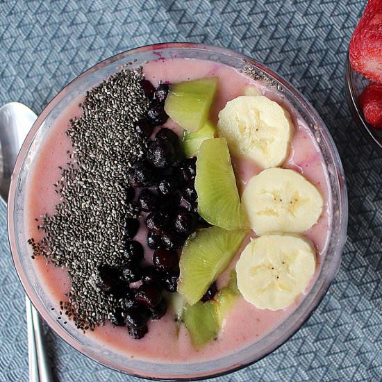 Delicious smoothie bowl breakfast - Recipe photo by purejoybynina