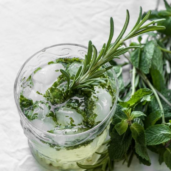 Mint Lemonade with rosemary - Recipe photo by PenelopeCooks