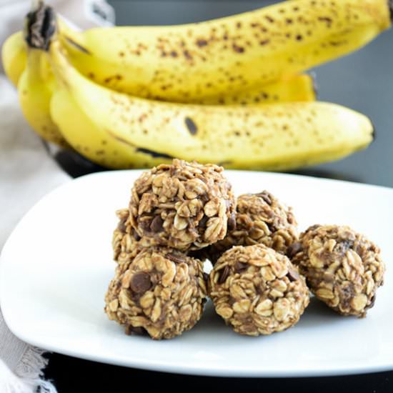 Banana Bread Energy Bites - Recipe photo by shebakeshere