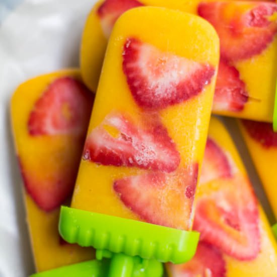 Healthy Strawberry Mango Popsicles - Recipe photo by thecleaneatingcouple