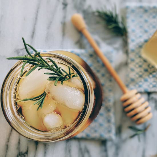 Rosemary-Honey Simple Syrup - Recipe photo by hagoesch