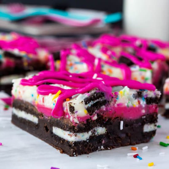 Birthday Cake Oreo Fudge Brownies - Recipe photo by QueensleeAppetit
