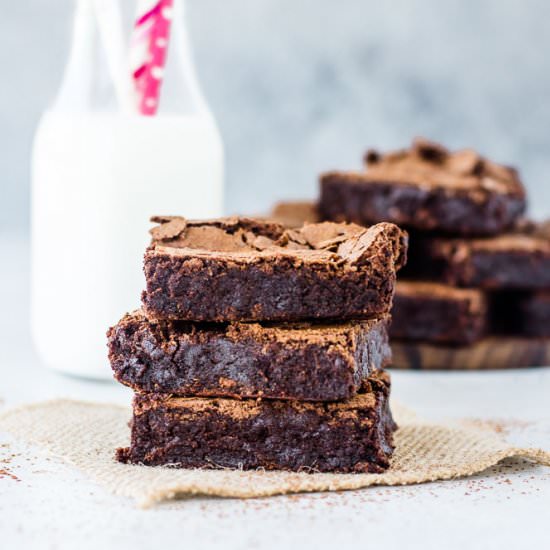 Flourless Brownies - Recipe photo by theitsybitsykitchen