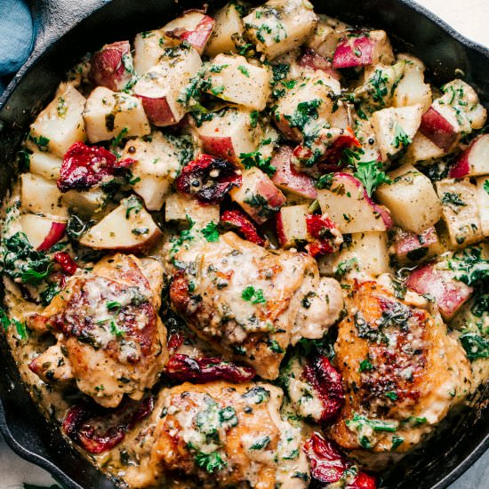 CREAMY TUSCAN CHICKEN AND POTATOES - Recipe photo by The Food Cafe