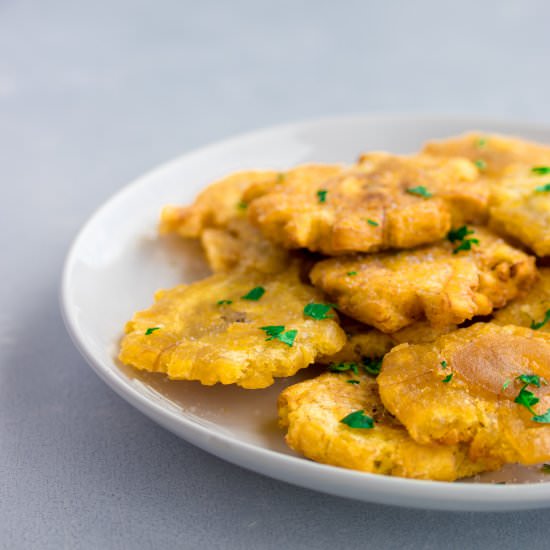 Tostones (Twice Fried Plantains) - Recipe photo by Kitchen De Lujo