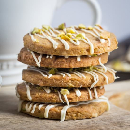 Pistachio and White Chocolate Shortbread - Recipe photo by TheCookandHim