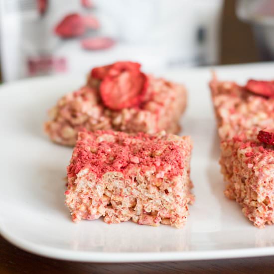 Strawberry Rice Krispy Treats - Recipe photo by kendrastreats