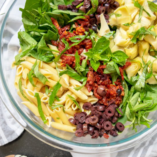 Easy Vegan Pasta Salad - Recipe photo by thehungrywaitress