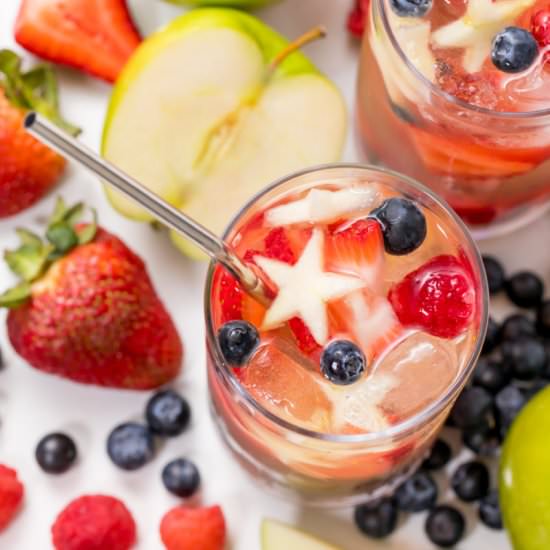 Red, white and blue sangria - Recipe photo by thanksgiving