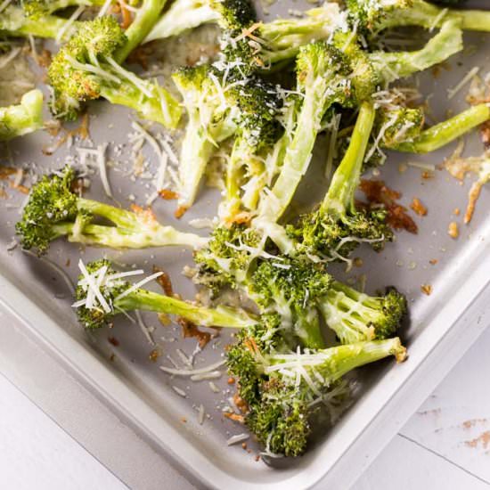 Parmesan roasted broccoli - Recipe photo by veggiebalance