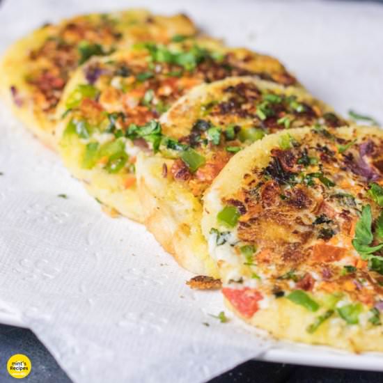 Bread Moongdal Ka Uttapam - Recipe photo by Mintsrecipes