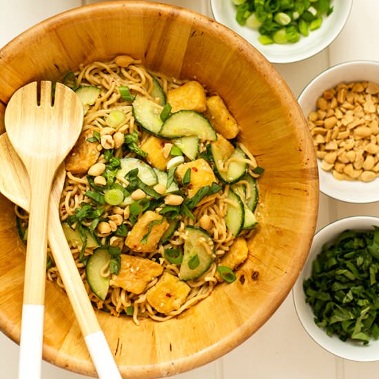 Peanut-sesame noodles with cucumber - Recipe photo by pizzarossa