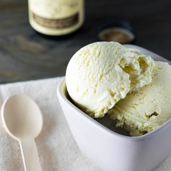 Classic Vanilla Ice Cream - Recipe photo by travelcooktell