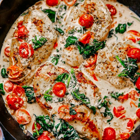CREAMY ITALIAN CHICKEN SKILLET - Recipe photo by The Food Cafe