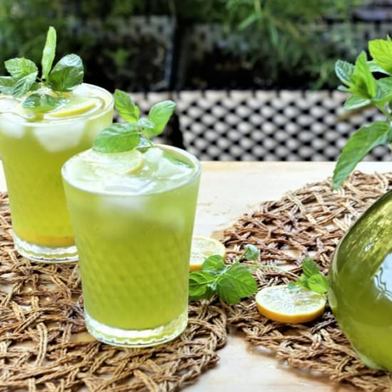 Mint Julep Lemonade - Recipe photo by greenschemetv