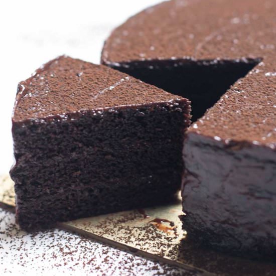 Eggless Chocolate Sponge Cake - Recipe photo by Bakealish