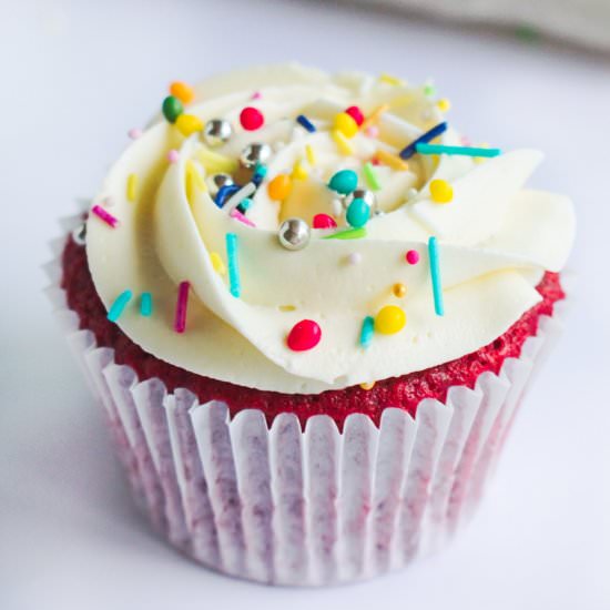 Best Red Velvet Cupcakes - Recipe photo by anasbakingchronicles