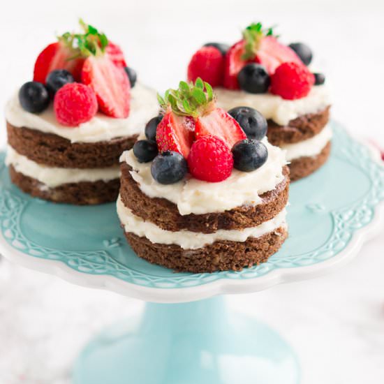 Red White and Blue Mini Cakes - Recipe photo by Delicious Meets Healthy