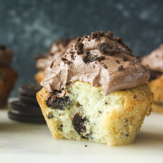 Oreo Cupcakes - Recipe photo by The Desserted Girl