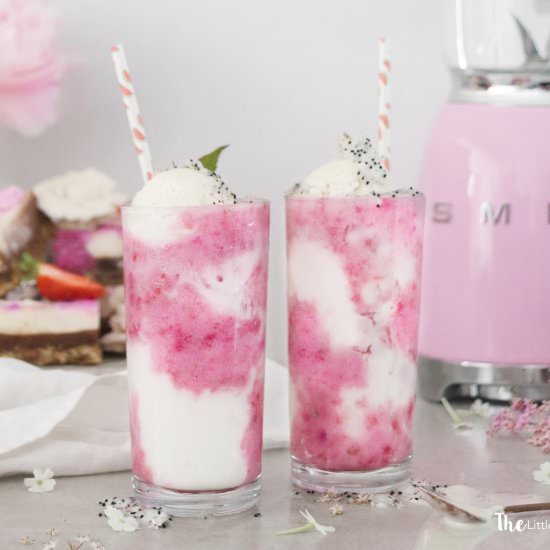Dragonfruit smoothie - Recipe photo by The Little Blog of Vegan