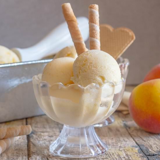 Creamy Homemade Peach Ice Cream - Recipe photo by an italian in my kitchen