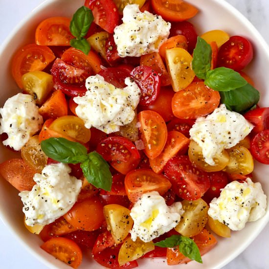 Caprese Salad with Burrata - Recipe photo by justataste