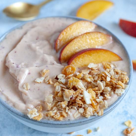 Peaches Cream Smoothie Bowl - Recipe photo by wellvegan